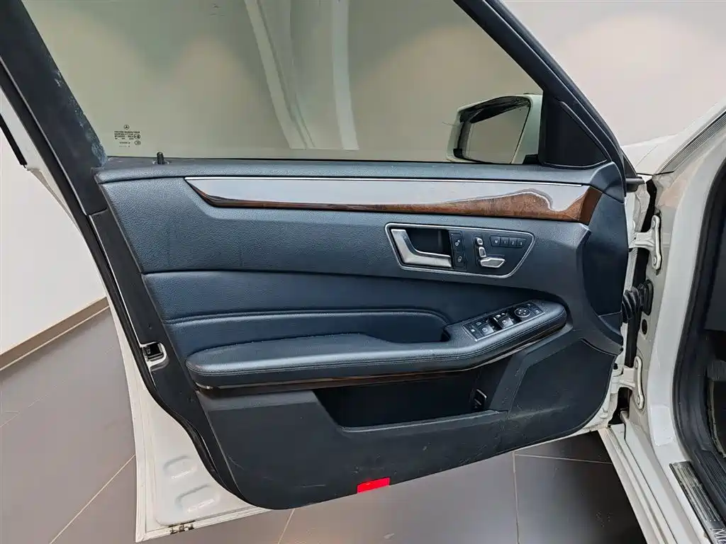 Mercedes-Benz E-Class 2015 E 200 L фото 8