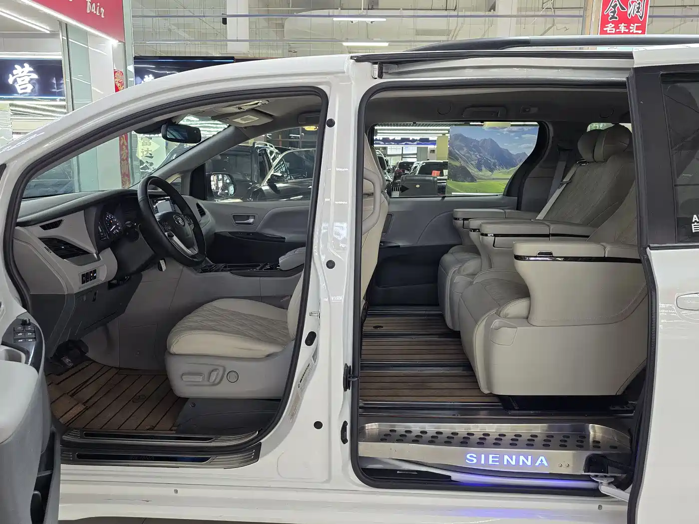 Toyota Sienna 2015 3.5L 4WD L фото 12
