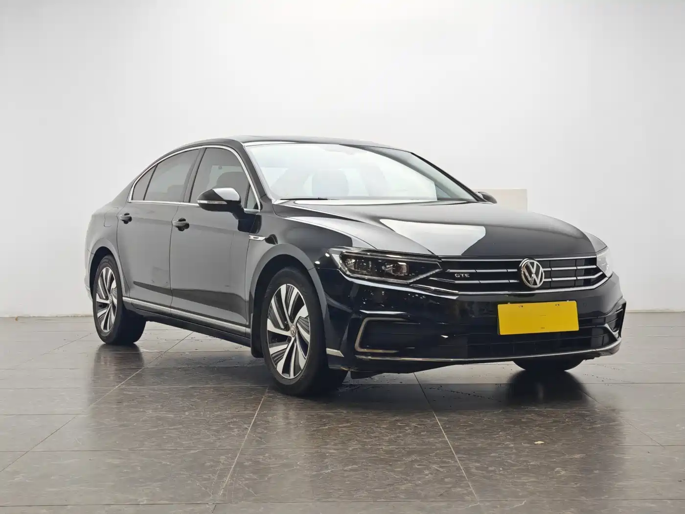 Volkswagen Magotan GTE Plug-in Hybrid 2020 GTE Luxury фото 2