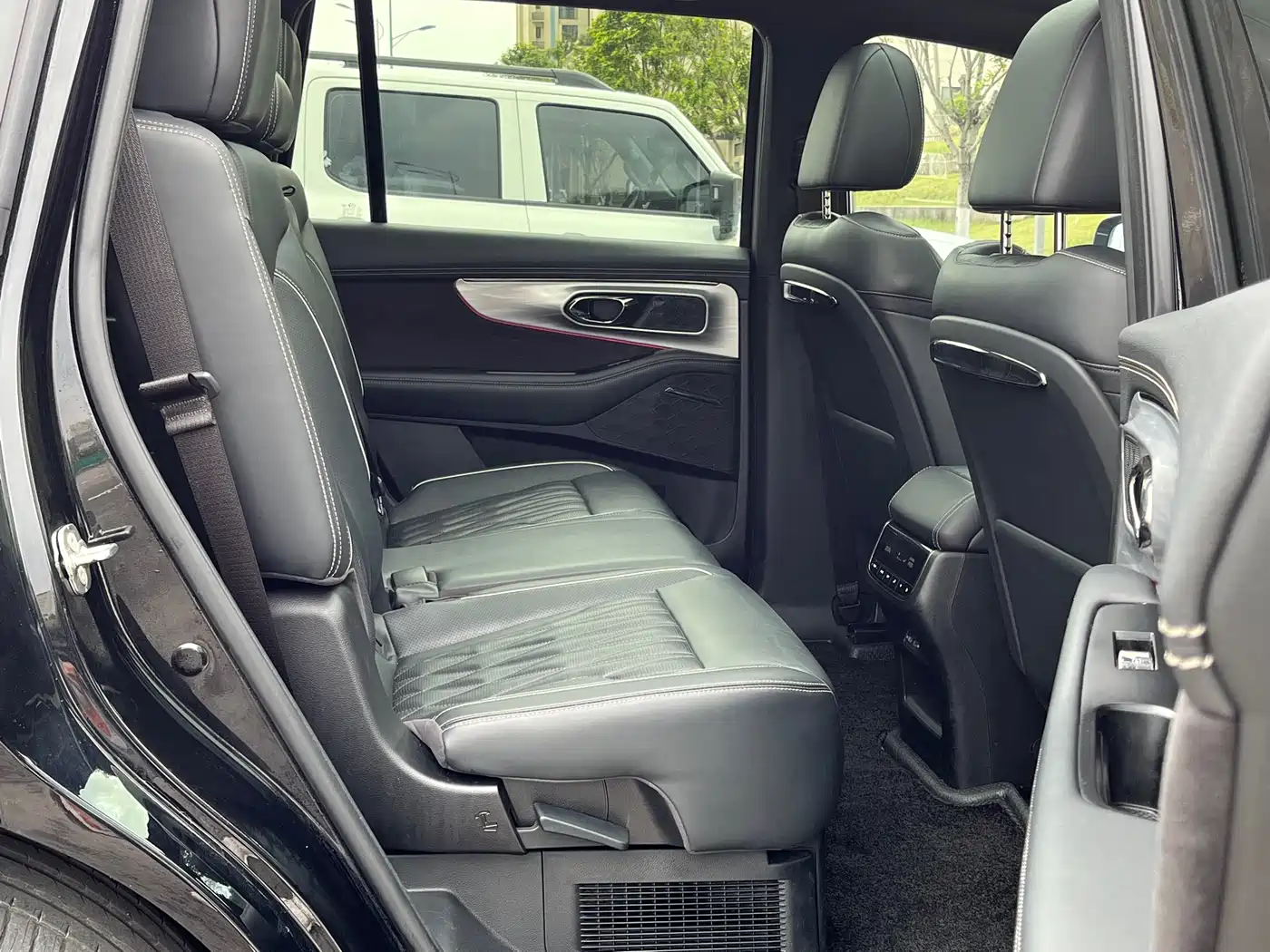 GAC Trumpchi Trumpchi GS8 2022 Dual Engine Series 2.0TM 2WD Premium Edition (7-Seater) фото 27