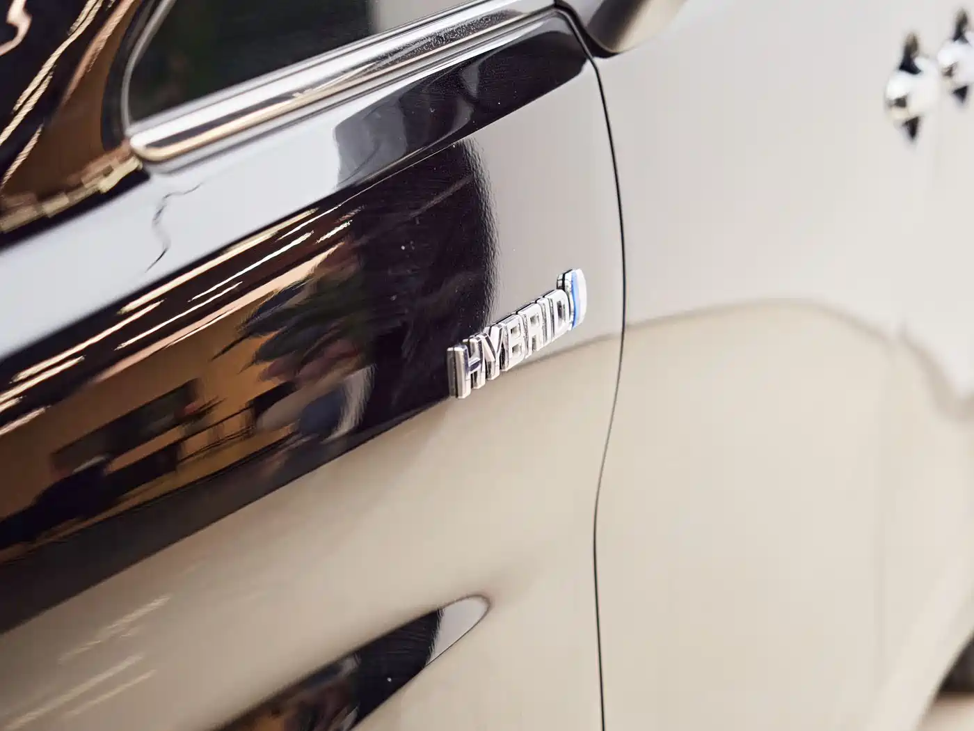 Toyota Alphard 2021 Hybrid 2.5L Premium фото 6