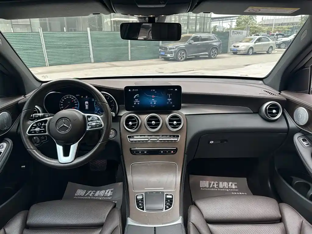 Mercedes-Benz GLC 2020 Facelift GLC 260 L 4MATIC Luxury фото 10
