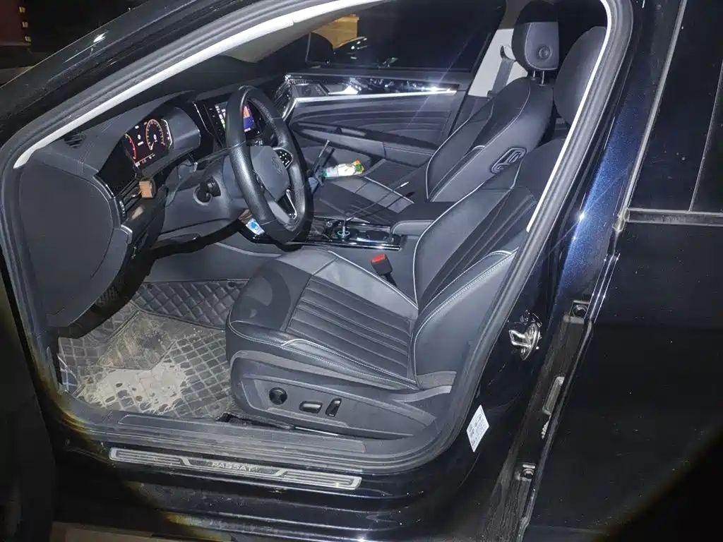 Volkswagen Passat 2022 330TSI Starlight Elite Edition фото 12