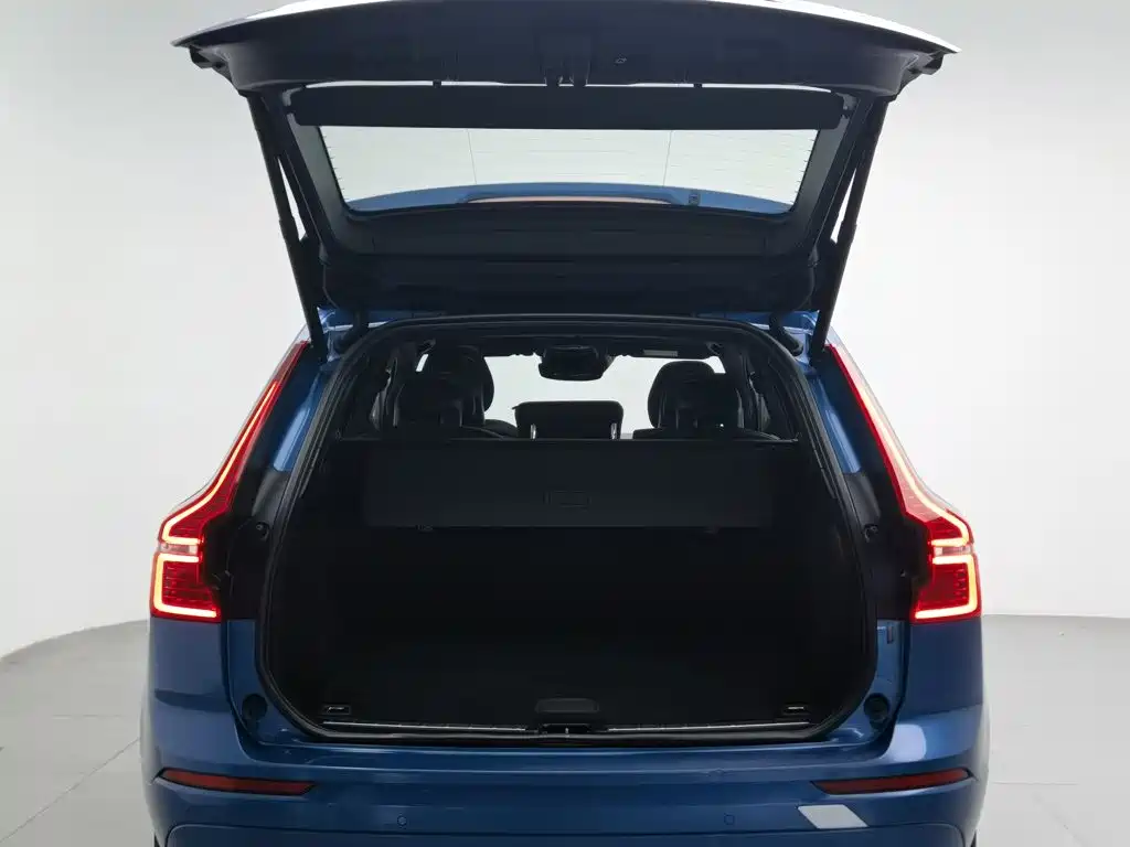 Фото 16 - Volvo XC60