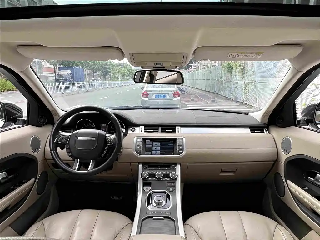 Land Rover Range Rover Evoque (Import) 2014 2014 2.0T 5-door Brilliance Premium
