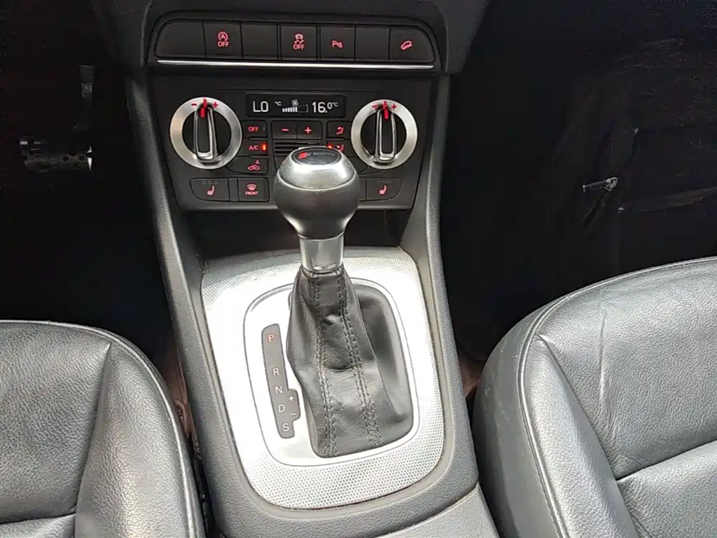 Audi Q3 2015 35 TFSI quattro Technology фото 14