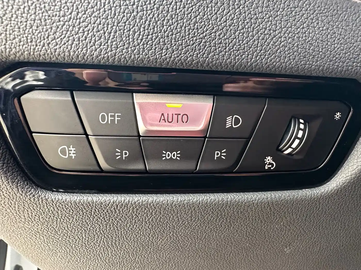 BMW 3 Series 2023 320Li M Sport Package фото 13