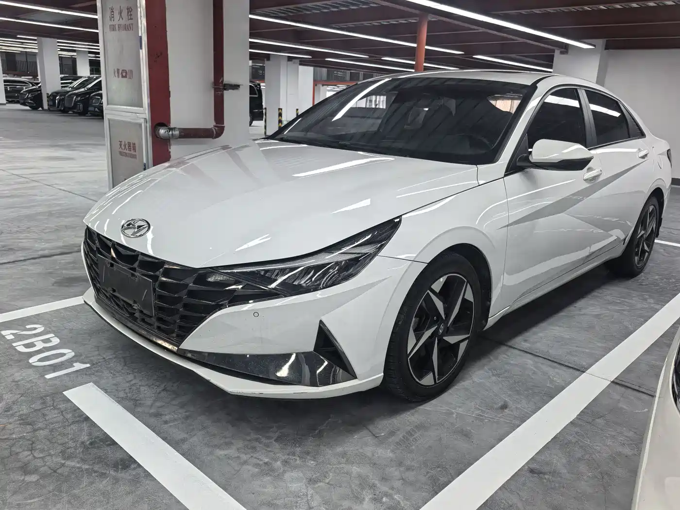 Hyundai Elantra 2022 1.5L CVT LUX Premium Edition