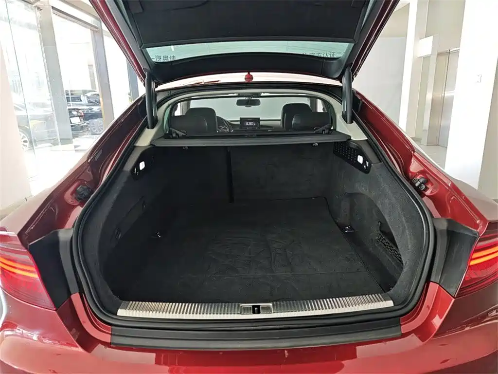 Фото 9 - Audi A7