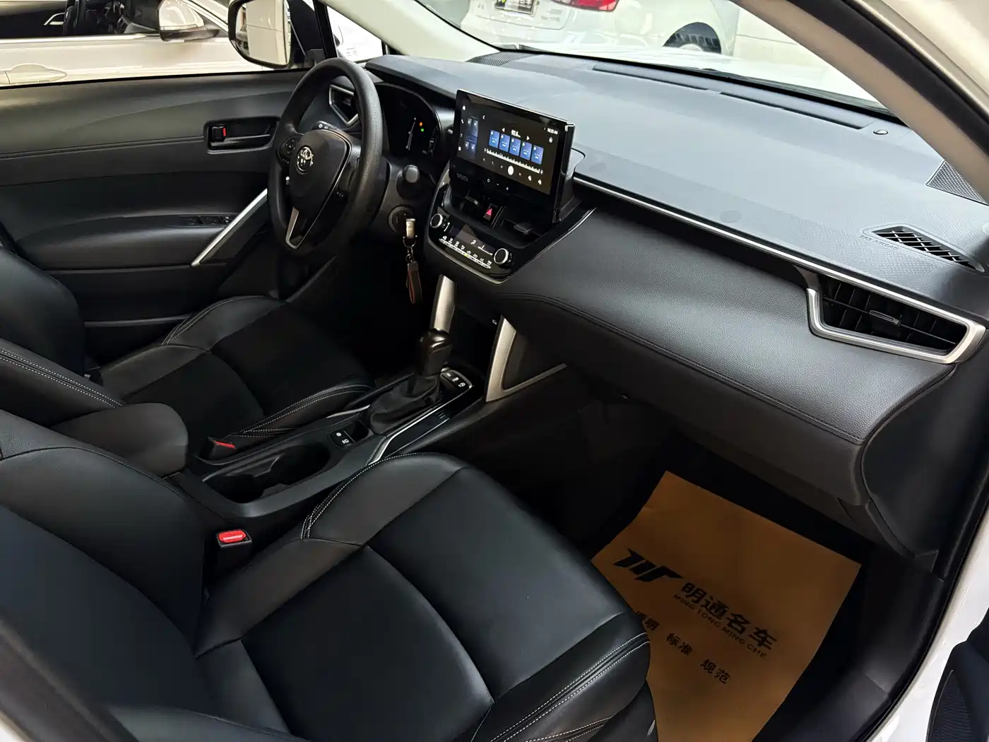Toyota Frontlander 2023 2.0L CVT Elite Edition фото 9