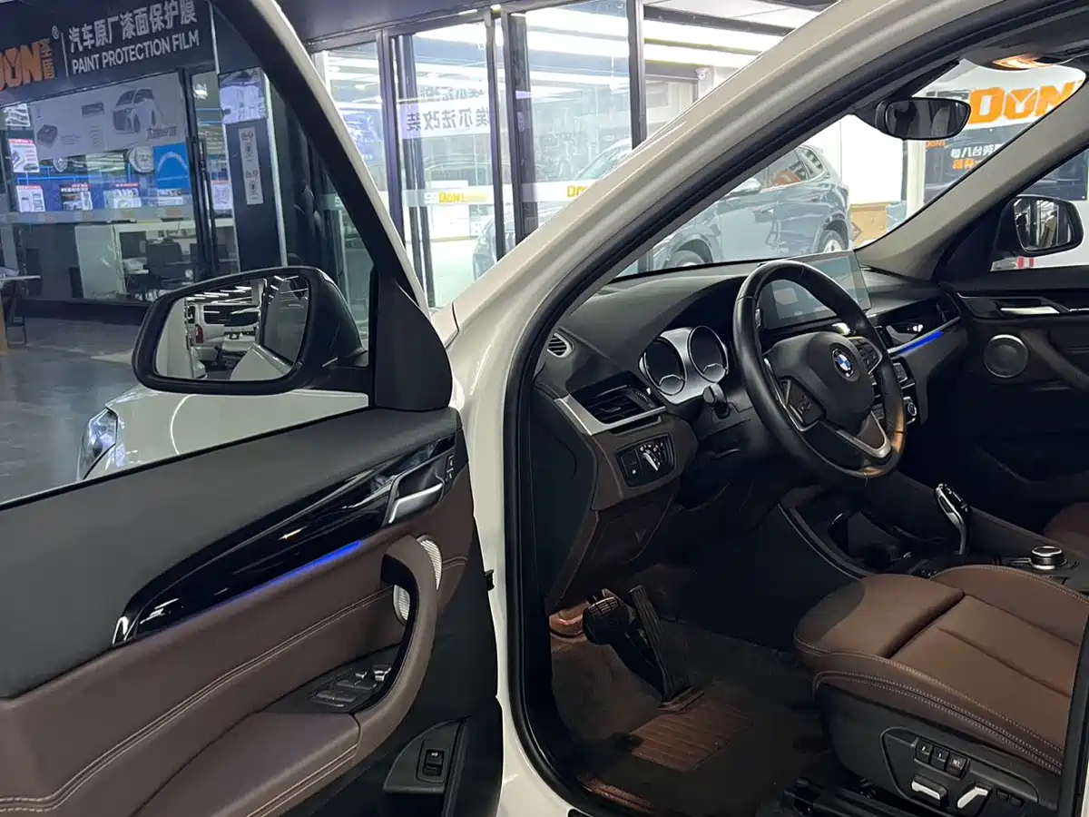 BMW X1 2022 sDrive20Li Fashion фото 7