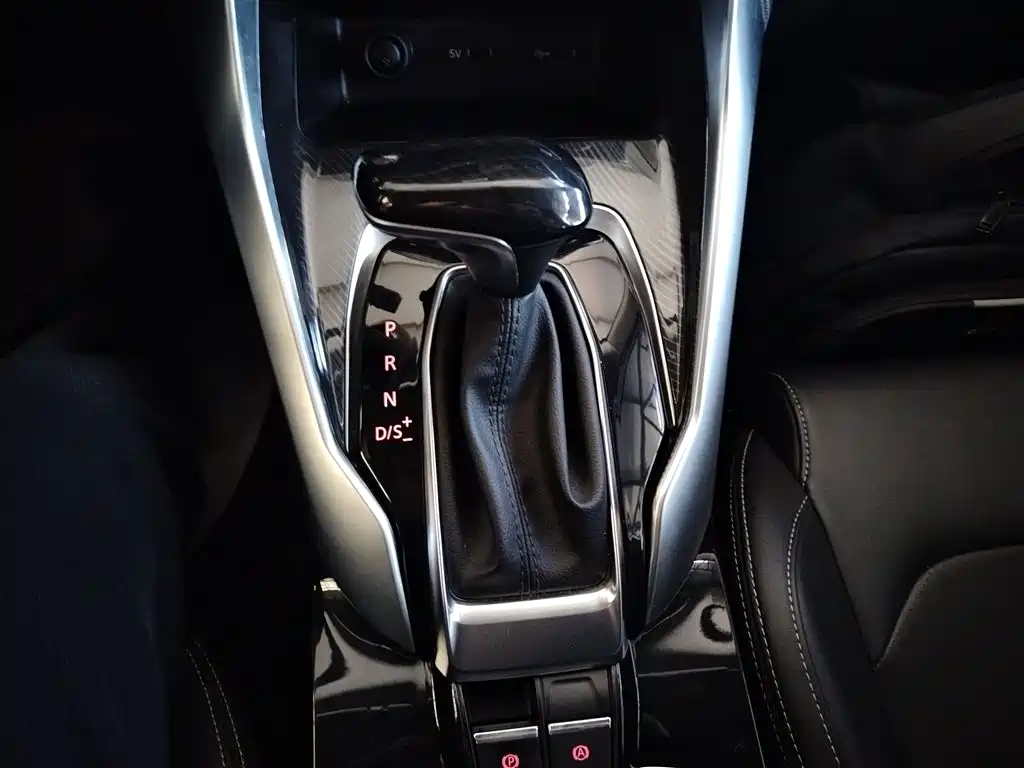 SAIC Maxus Maxus G50 2019 1.5T Automatic Luxury Edition China VI фото 14
