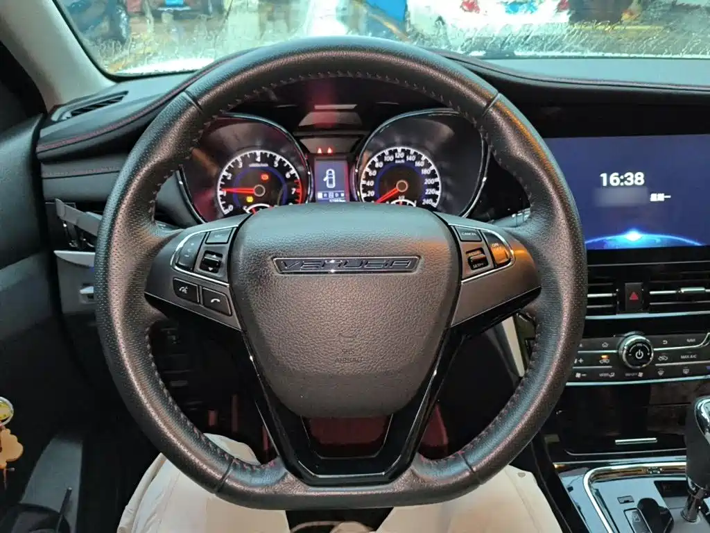 Venucia T70 2019 2019 2.0L CVT Smart Enjoy Edition China V
