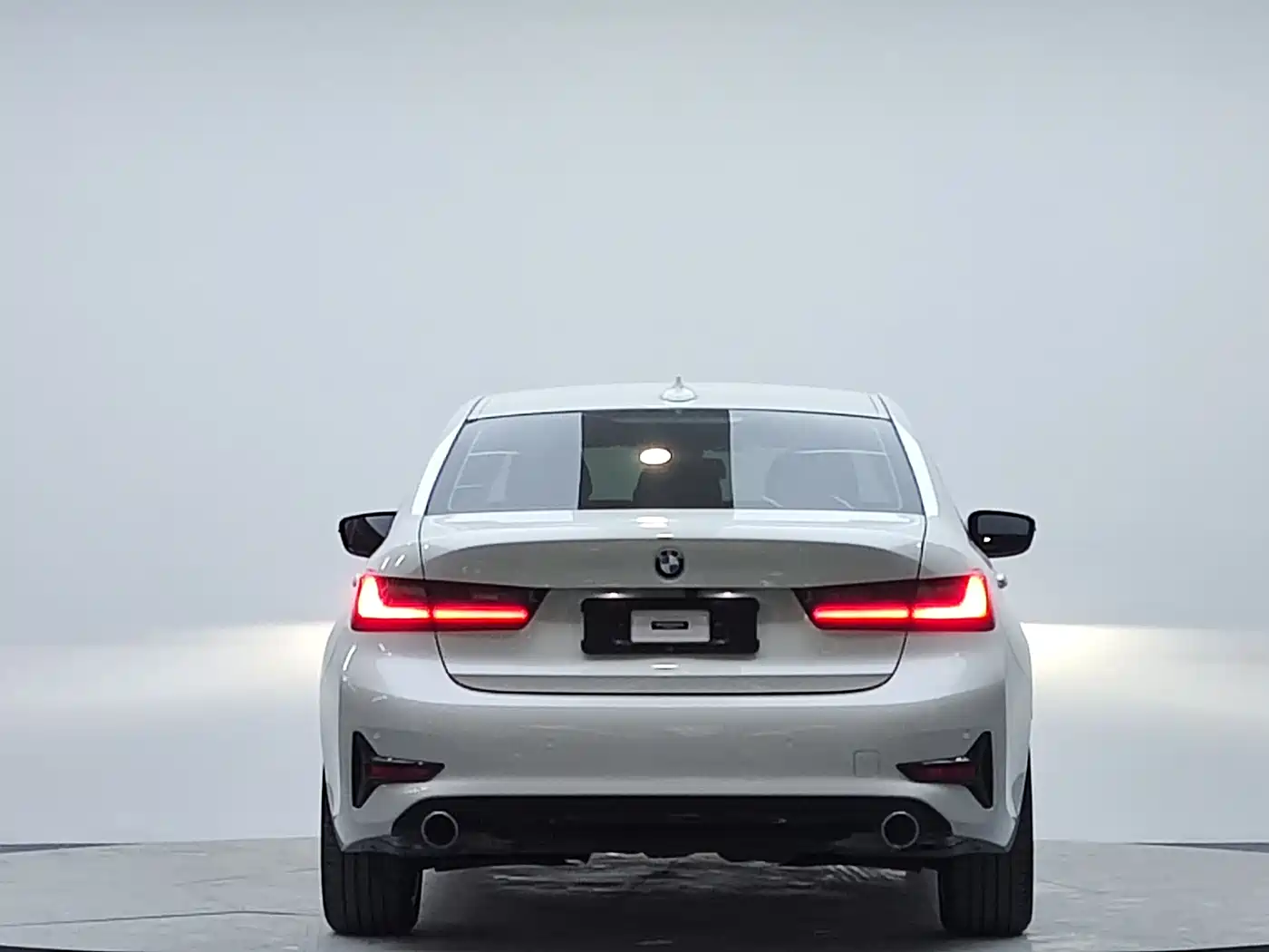 BMW 3 Series 2022 320i Sport Package фото 6