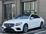 Photo 3 - Mercedes-Benz E-Class