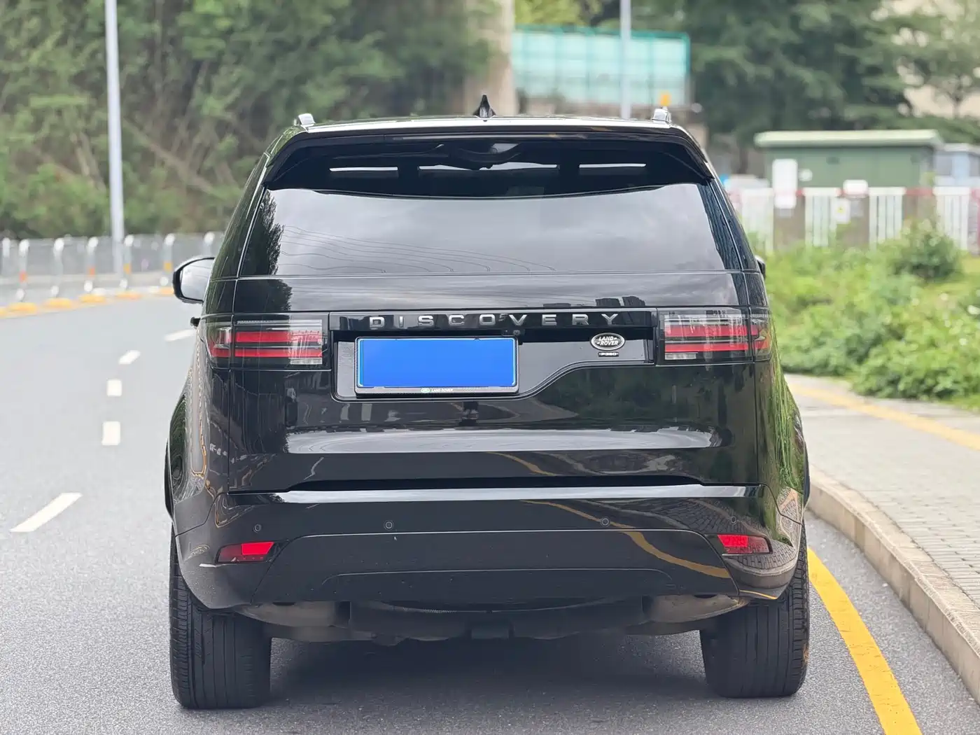 Land Rover Discovery 2023 360PS R-Dynamic SE фото 16