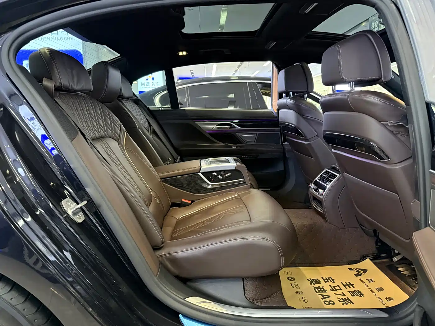 BMW 7 Series 2019 730Li M Sport Package фото 10