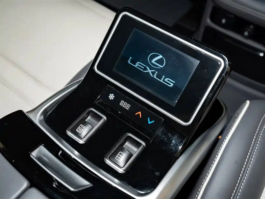 Lincoln Navigator 2018 Model 3.5T Ultimate China V фото 24