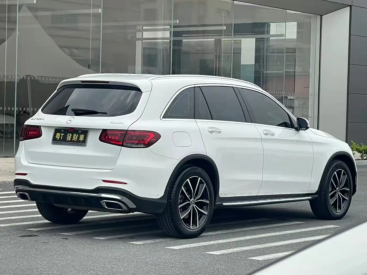MERCEDES-BENZ GLC