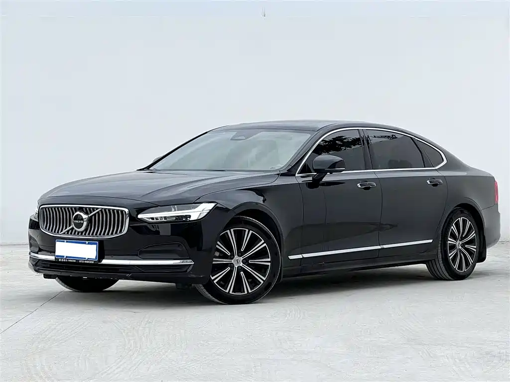 Volvo S90 2022 B5 Momentum Luxury Edition
