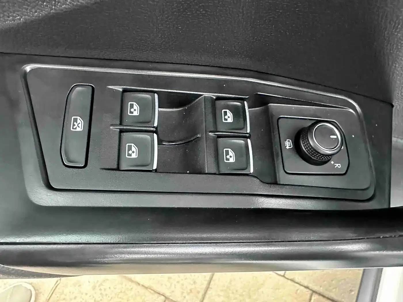 Volkswagen T-ROC 2022 280TSI DSG 2WD R-Line Pro PLUS фото 11