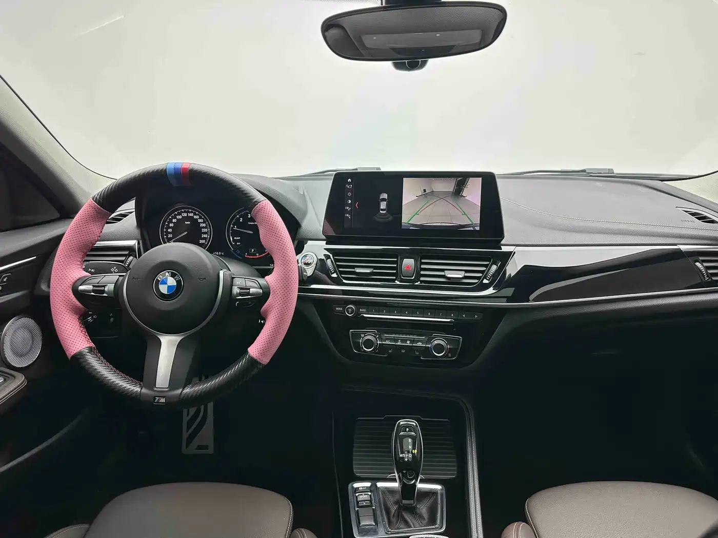 BMW 1 Series 2022 120i M Sport Shadow Edition фото 14