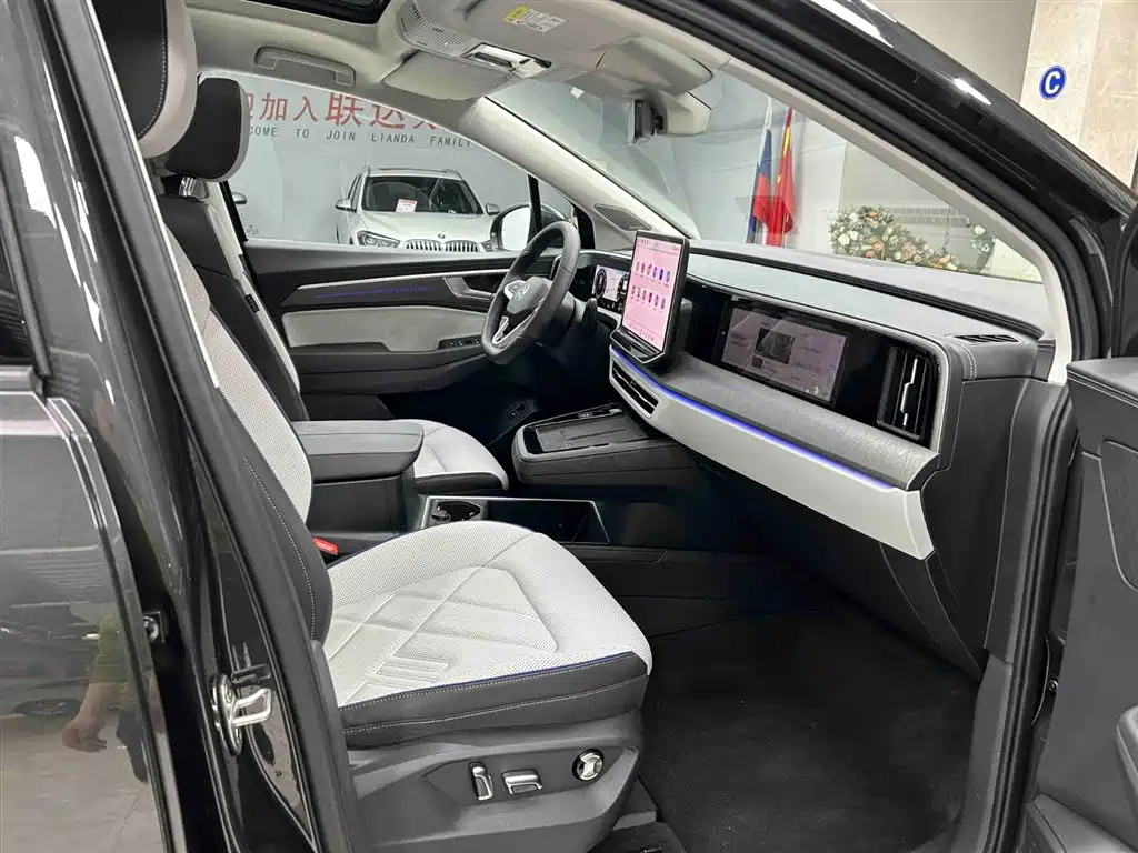 Volkswagen Talagon 2025 450TSI R-Line 6-Seater фото 14