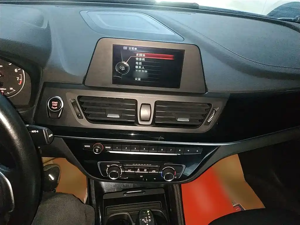 BMW 1 Series 2017 118i Sport фото 6