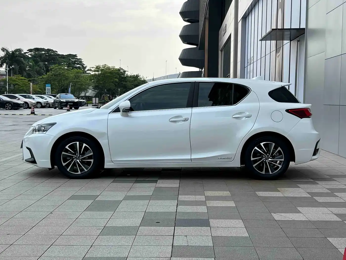 Lexus CT 2018 2017 CT200h Elite Edition Monochrome China V