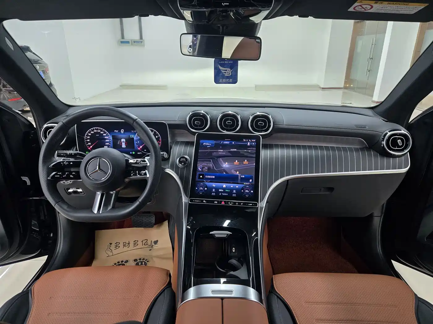 Mercedes-Benz GLC 2023 GLC 260 L 4MATIC Luxury 5-Seater фото 7