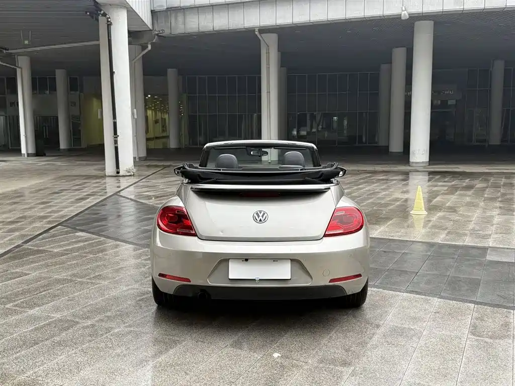Volkswagen Beetle 2015 180TSI Convertible фото 29