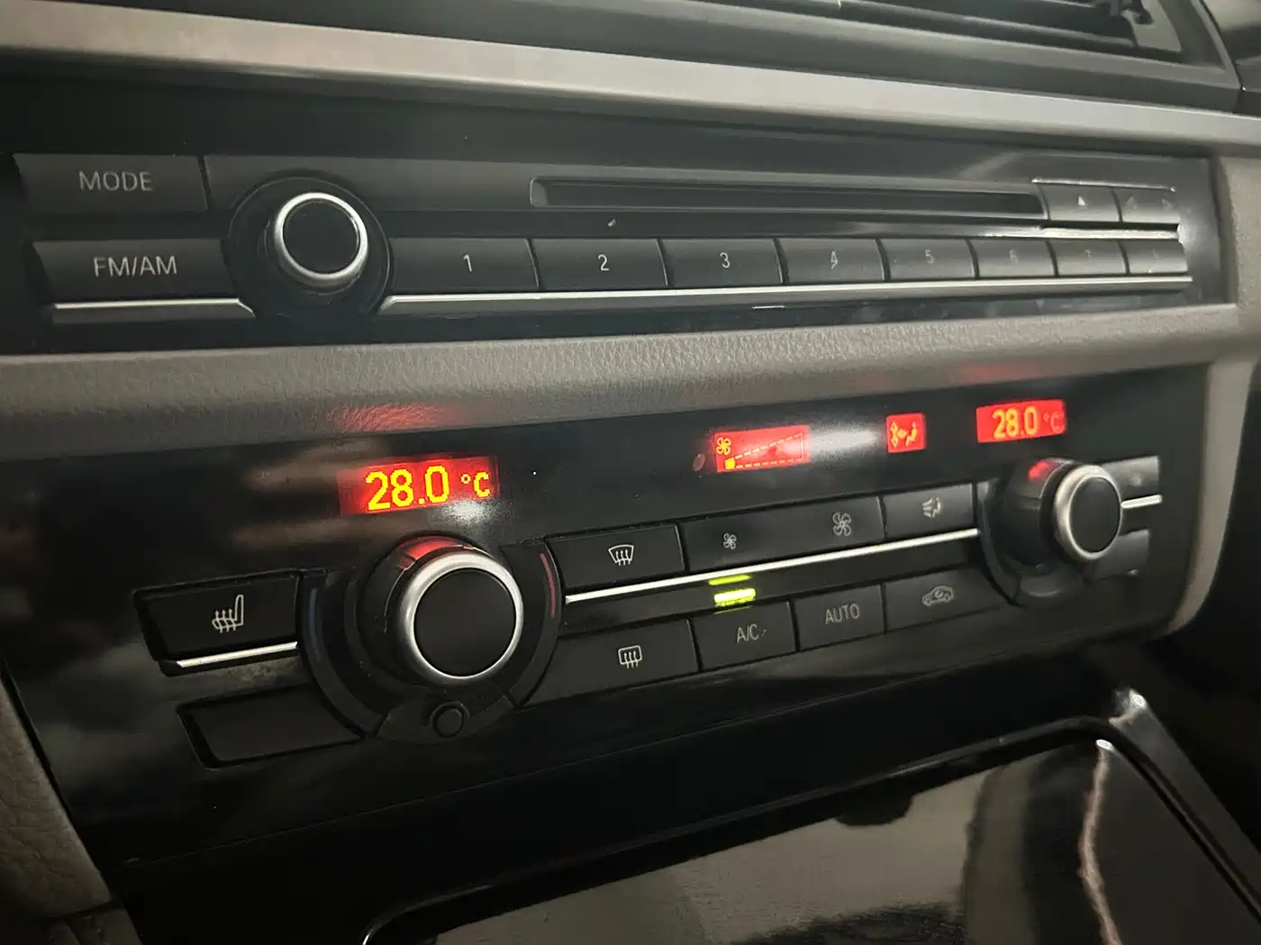 BMW 5 Series 2013 525Li Luxury фото 13