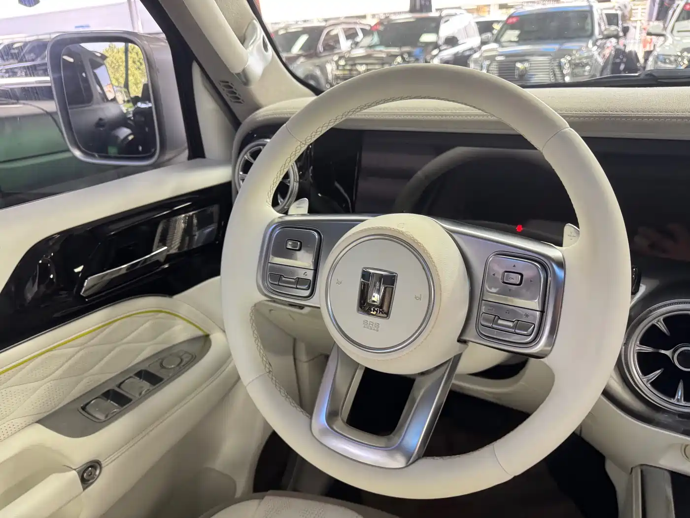 TANK CO CREATION TANK 300