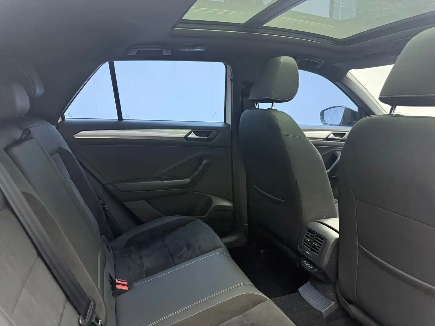 Volkswagen T-ROC 2022 280TSI DSG 2WD R-Line Pro PLUS фото 9
