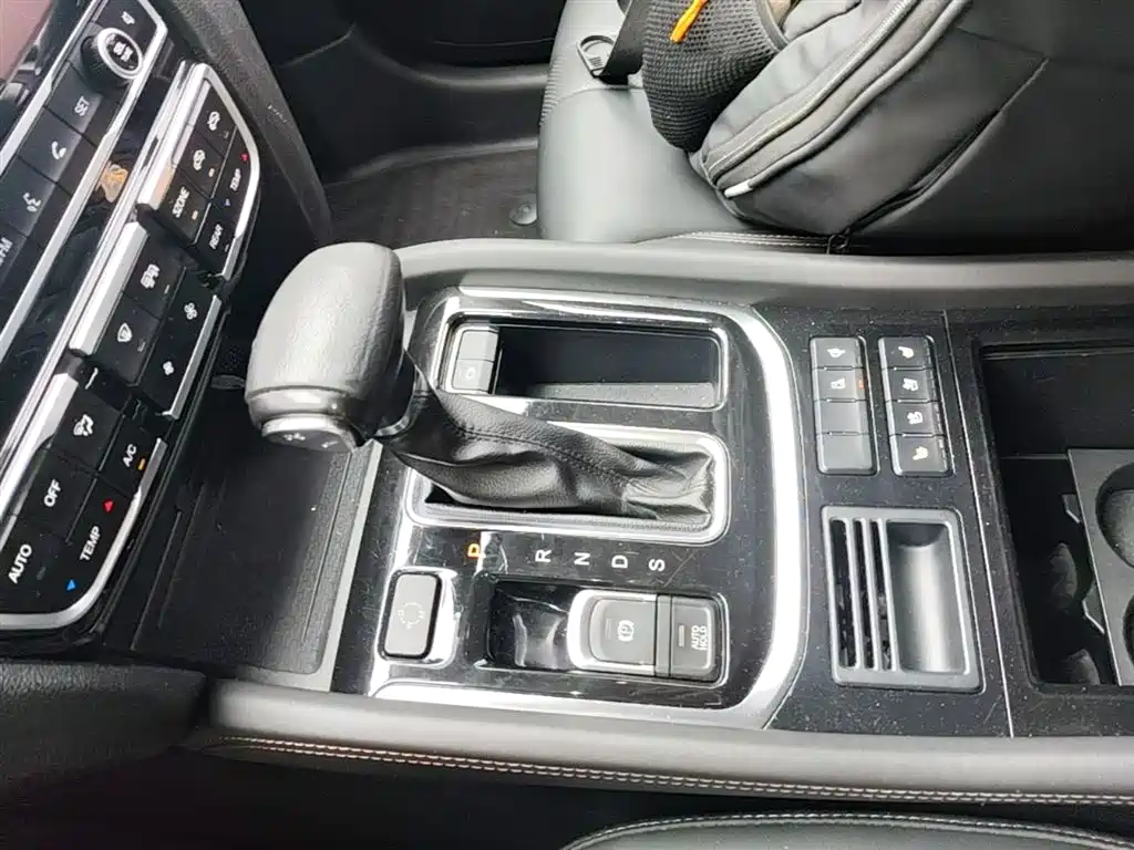 GAC Trumpchi Trumpchi GS8 2017 320T 2WD Luxury Smart Connect (7-seater) фото 14