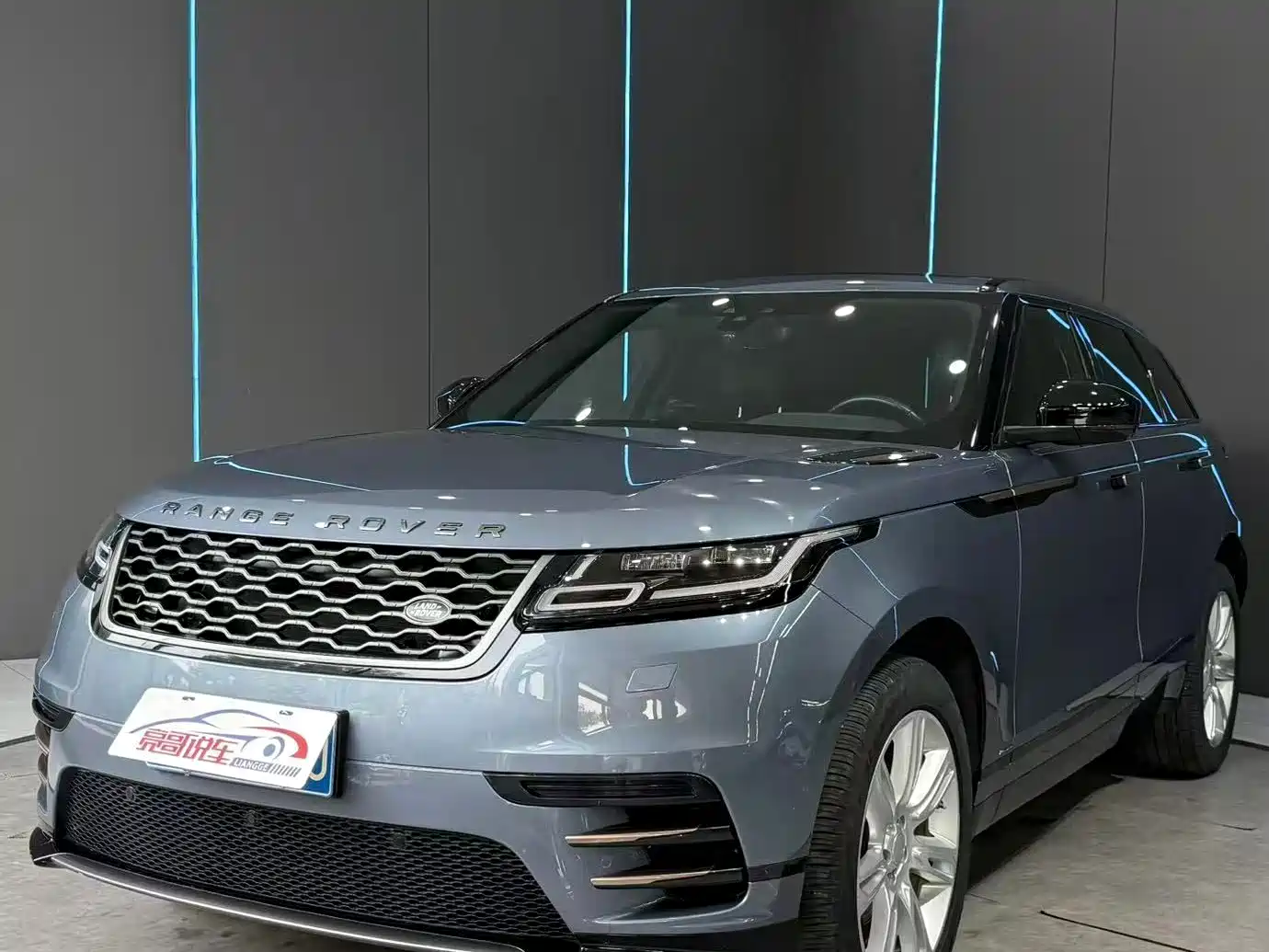 Фото 1 - Land Rover Range Rover Velar