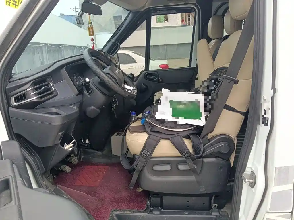 Jiangling JMC Fushun 2023 2022 2.0T Manual Multi-purpose Passenger Vehicle Short Wheelbase Medium-high Roof 6-seater