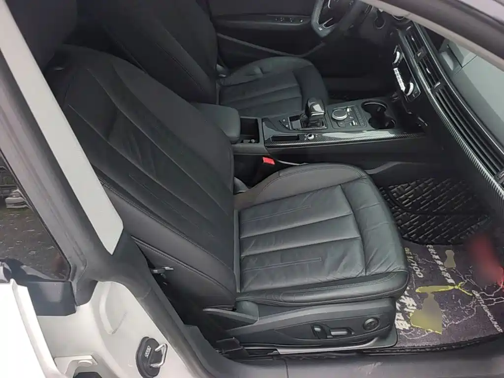 Фото 25 - Audi A5 (Import)