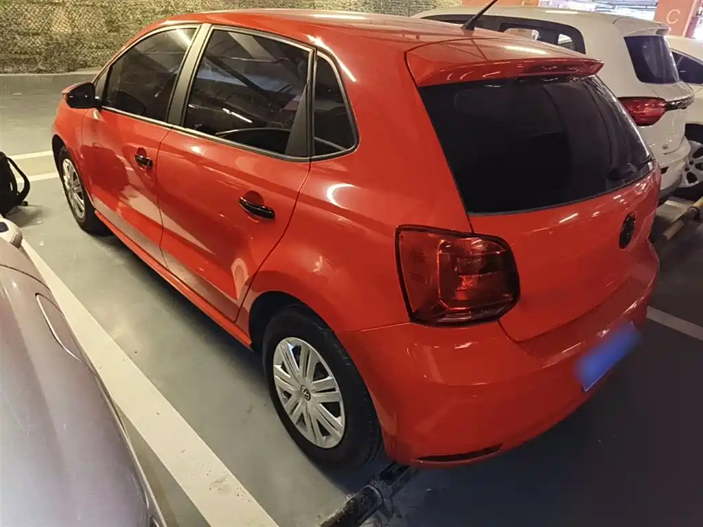 Volkswagen Polo 2016 1.4L Automatic Trend фото 5