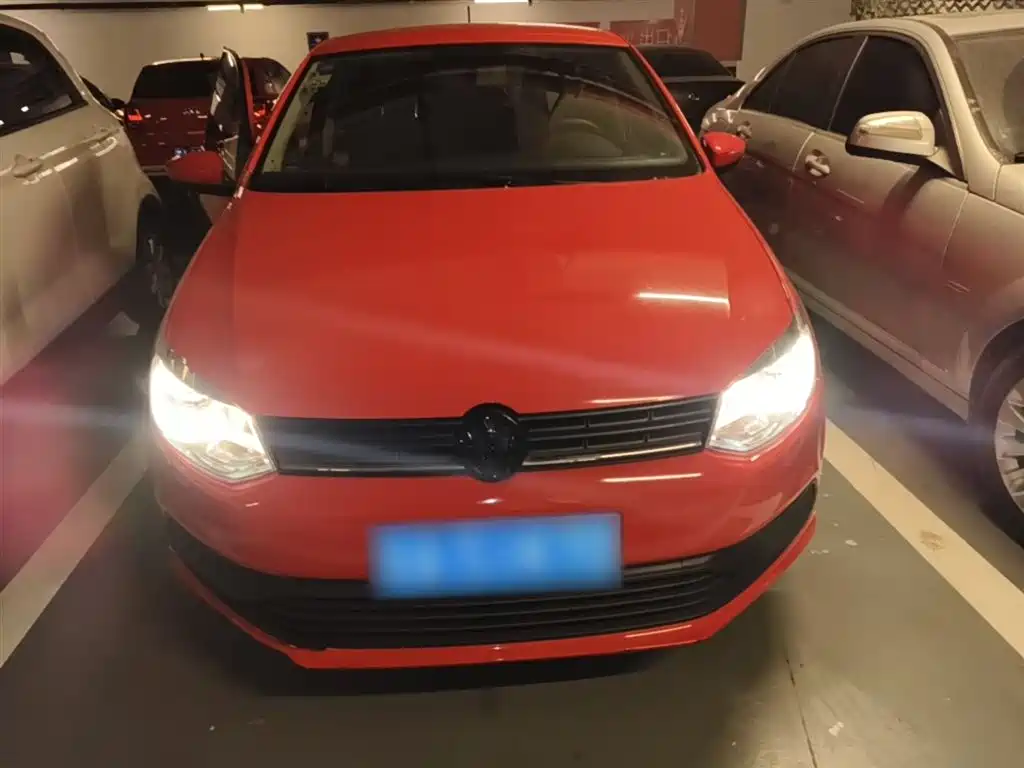 Volkswagen Polo 2016 1.4L Automatic Trend фото 3
