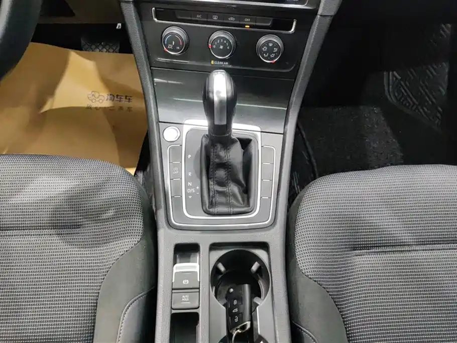 Volkswagen Golf 2020 Beloved Edition 280TSI DSG Comfort фото 16