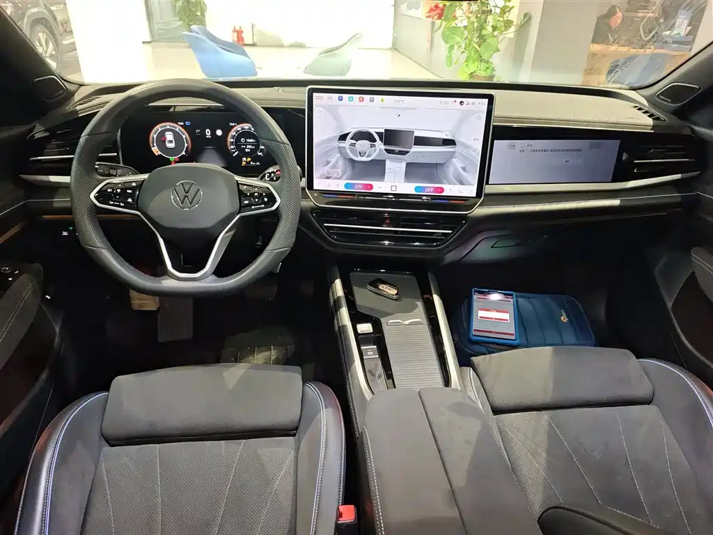 Volkswagen Passat 2025 Model Pro 380TSI Starlight Dragon Premium Edition фото 10
