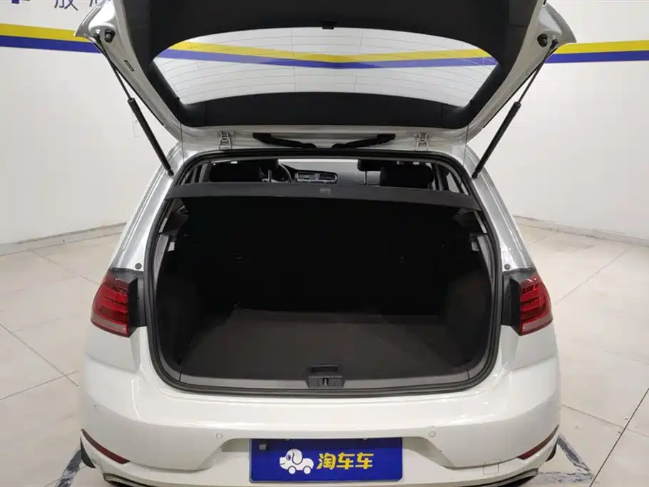 Volkswagen Golf 2020 Beloved Edition 280TSI DSG Comfort фото 4