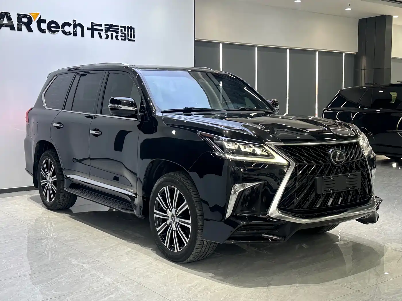 Lexus LX 2019 570 Prestige Luxury Edition фото 3
