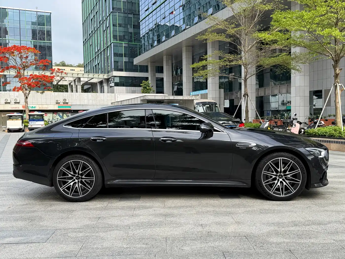 Mercedes-Benz AMG GT 2023 AMG GT 50 4-Door Coupe фото 5