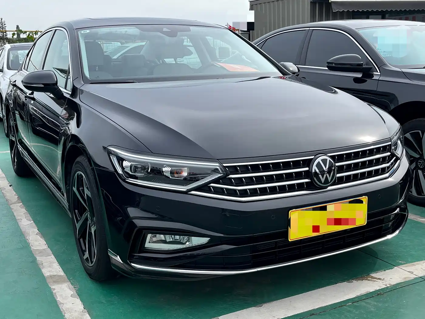 Volkswagen Magotan 2023 Model 2 Million Commemorative Edition 330TSI DSG Luxury фото 3