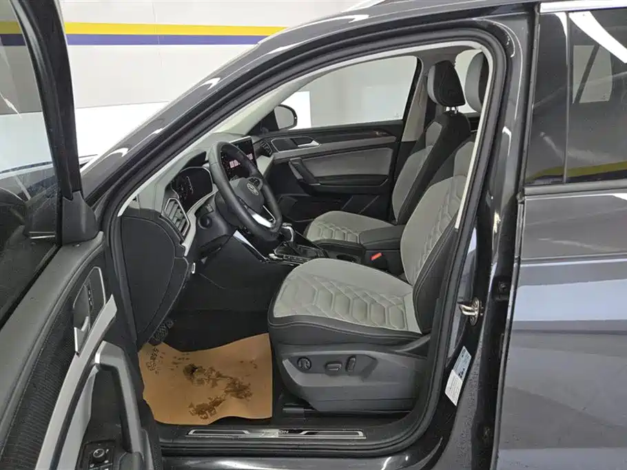 Volkswagen Tayron 2024 330TSI 2WD Luxury Plus Advanced фото 9