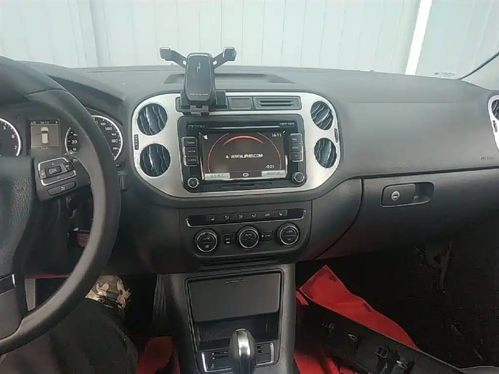 Volkswagen Tiguan 2013 1.8TSI Automatic 2WD Luxury Model фото 10