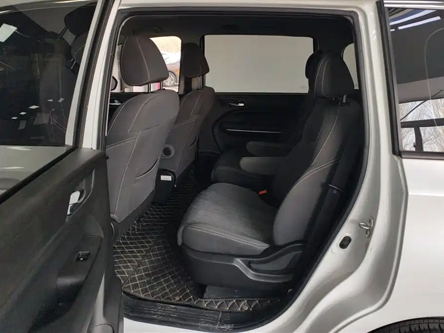 GAC Trumpchi Trumpchi M6 2021 270T DCT Elite Edition (7-Seater) фото 11