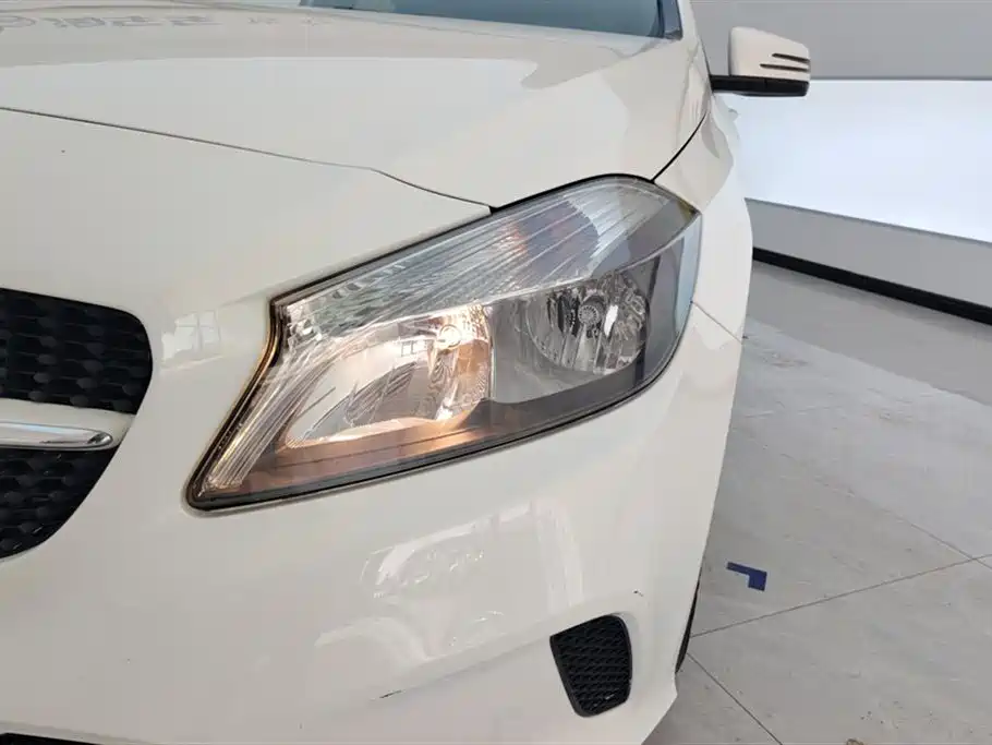 Mercedes-Benz A-Class (Import) 2016 A 180 фото 5